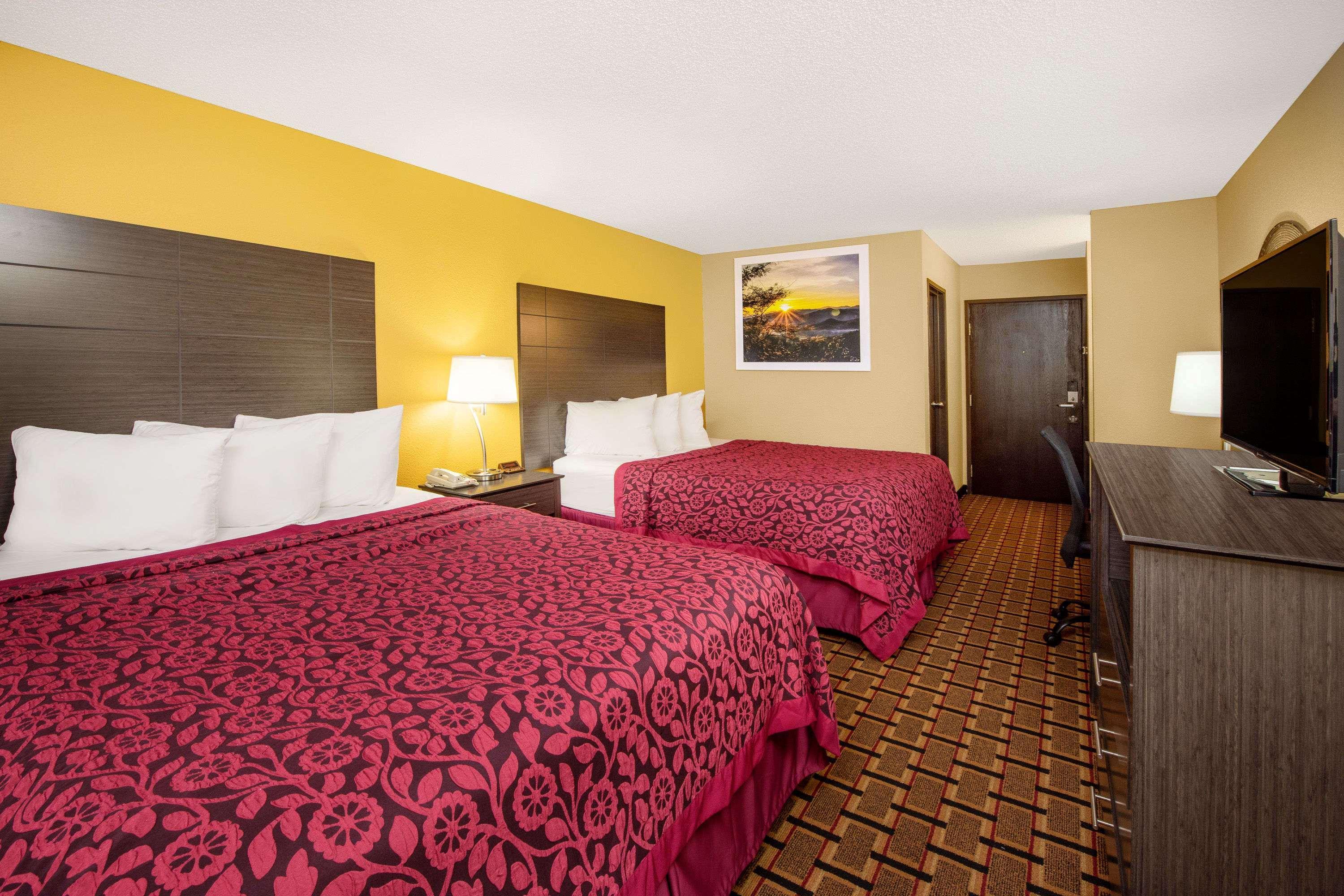 Days Inn By Wyndham Carthage Kültér fotó