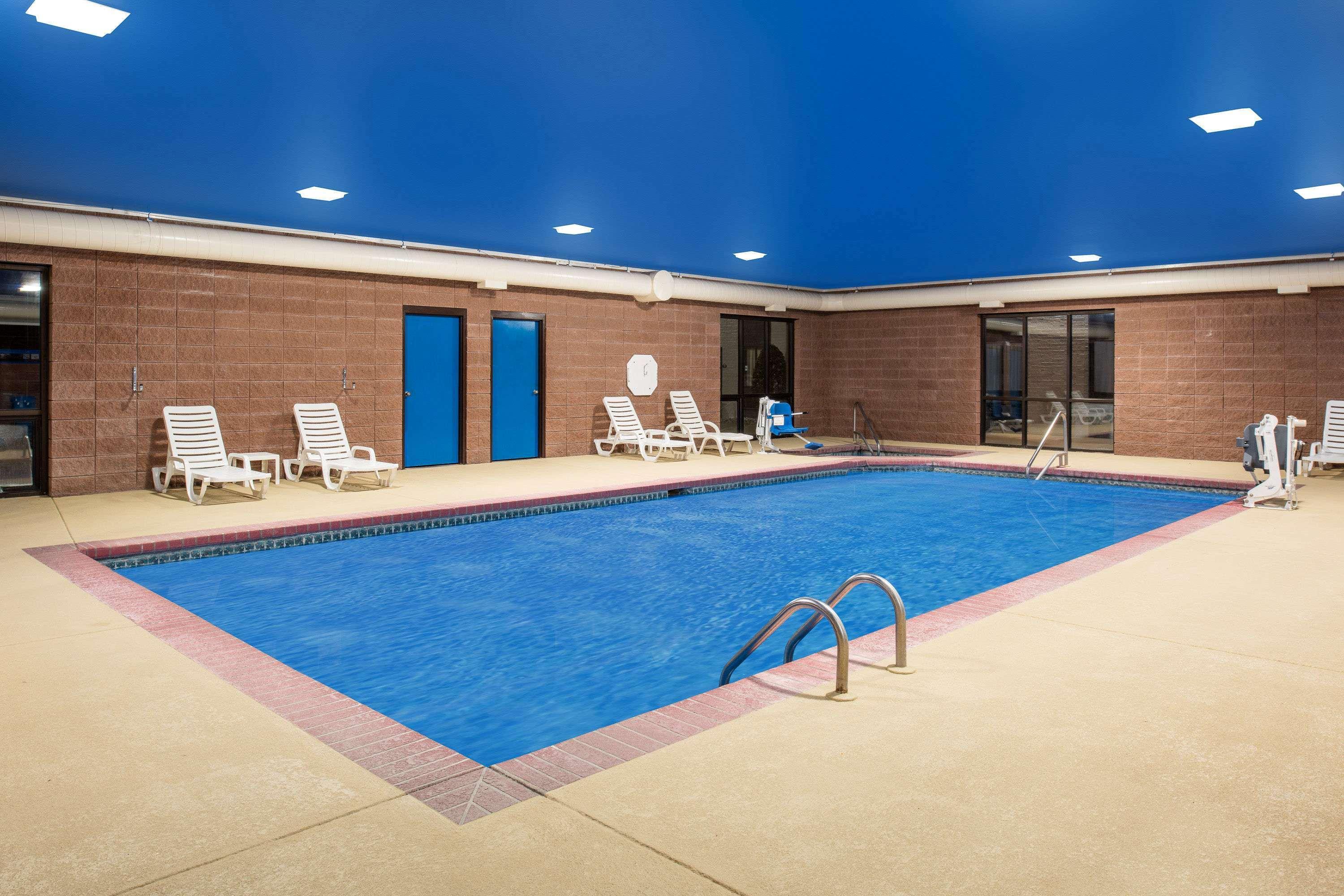 Days Inn By Wyndham Carthage Kültér fotó