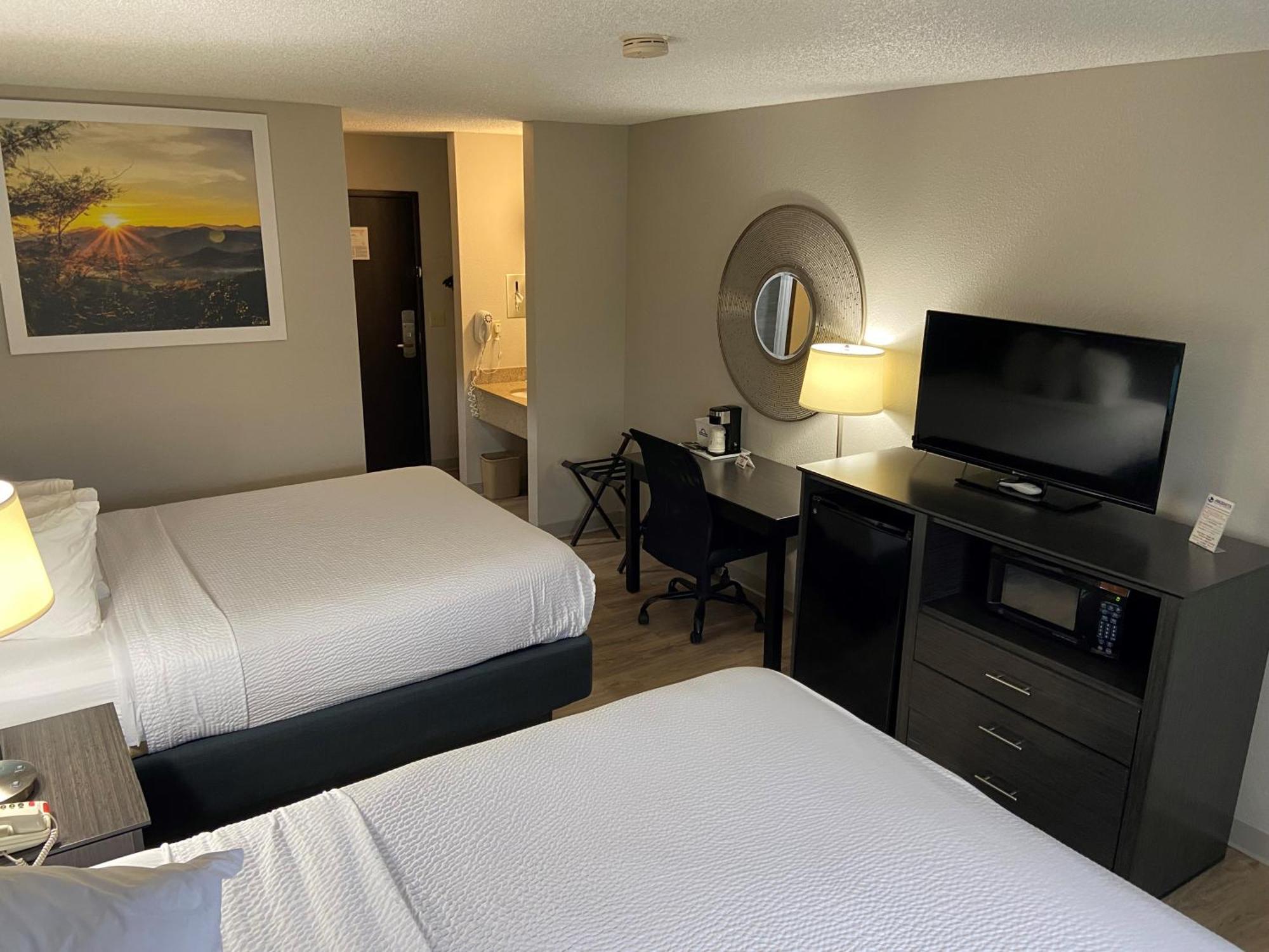 Days Inn By Wyndham Carthage Kültér fotó