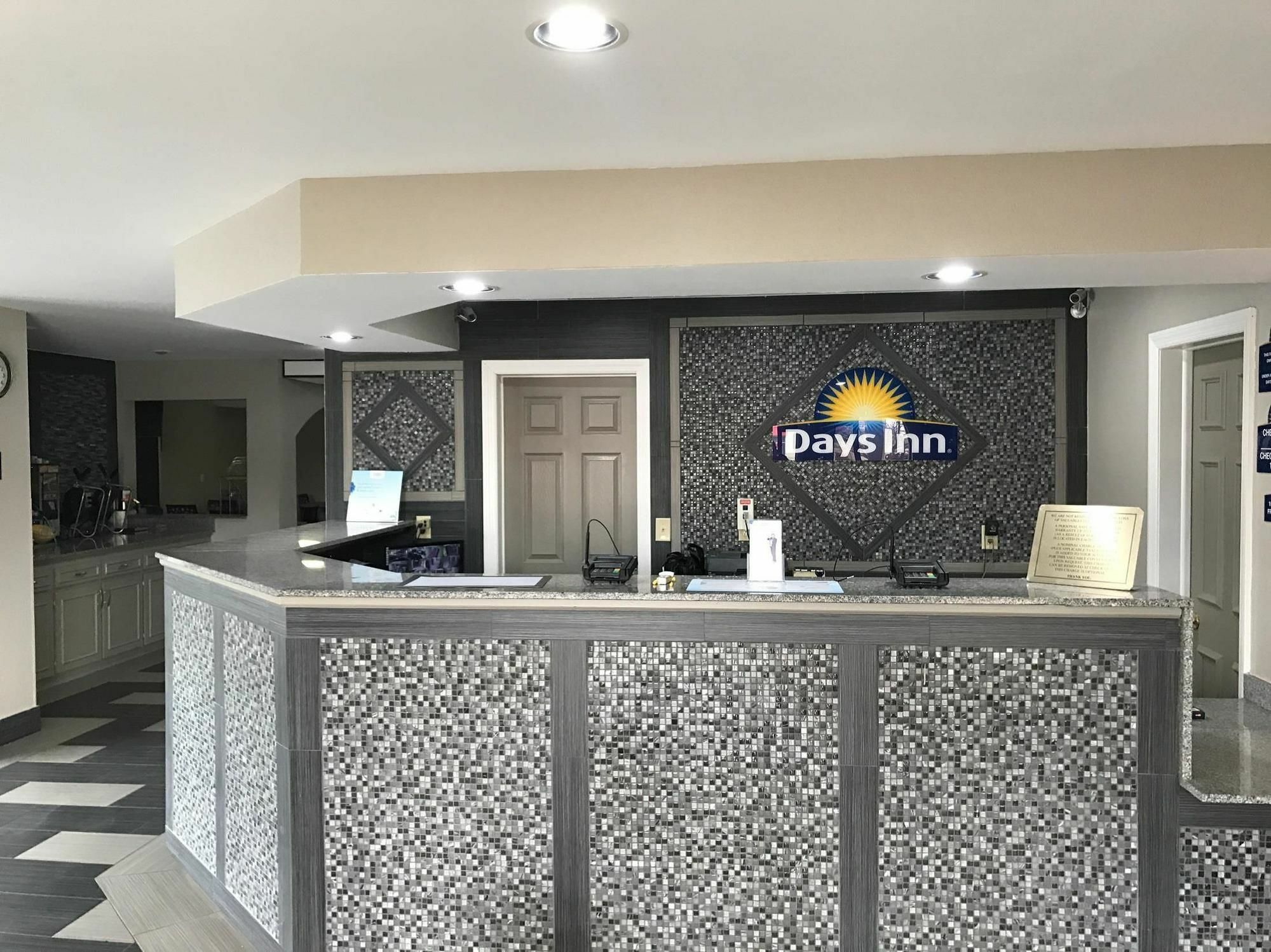Days Inn By Wyndham Carthage Kültér fotó